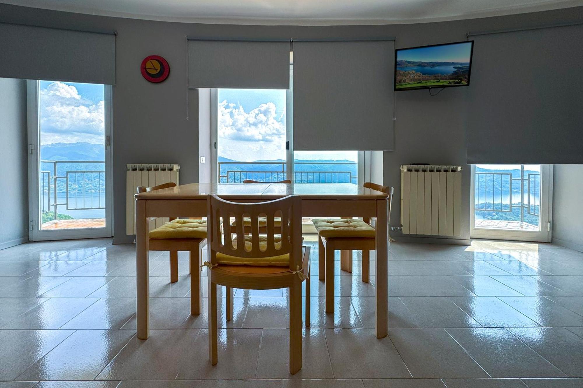 Appartamento Alberti Con Vista Lago Madonna Del Sasso Exterior foto