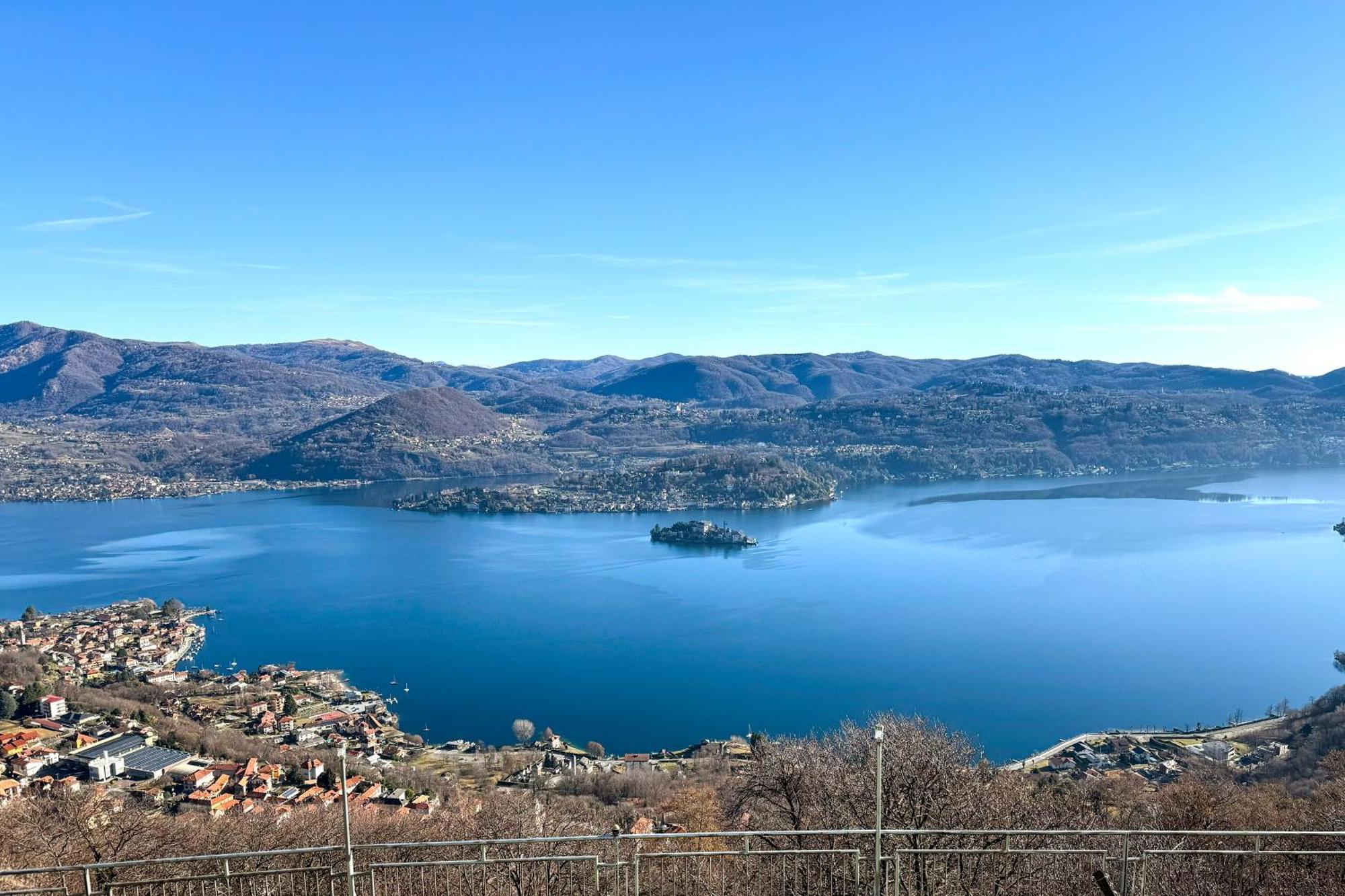 Appartamento Alberti Con Vista Lago Madonna Del Sasso Exterior foto