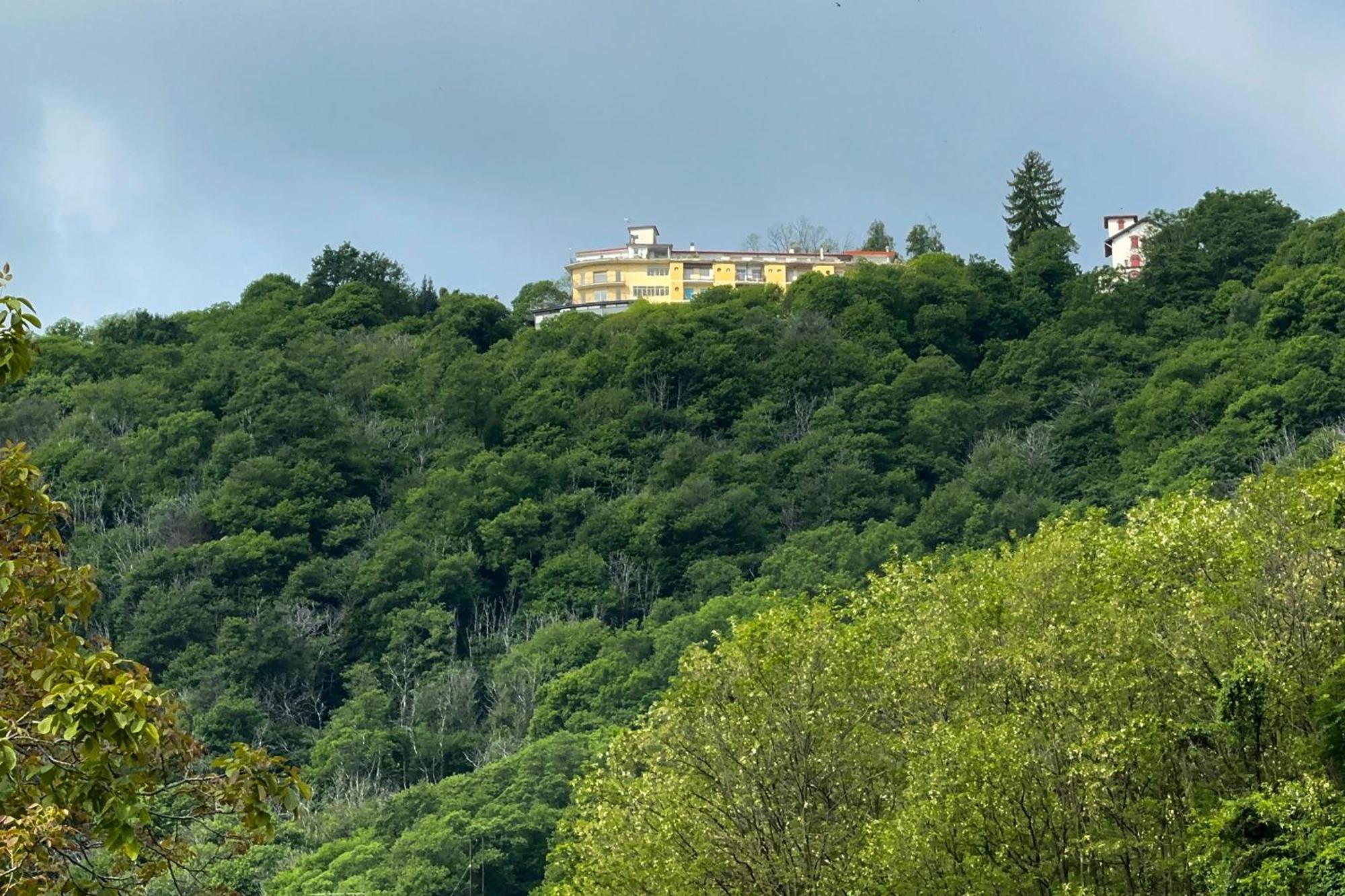 Appartamento Alberti Con Vista Lago Madonna Del Sasso Exterior foto